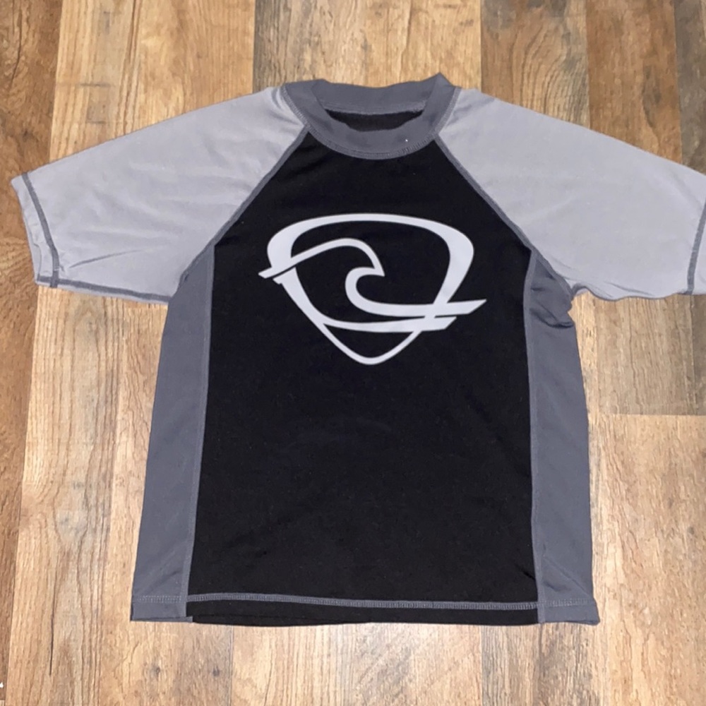 Wave Zone Black and Gray Short Sleeve Rashguard M